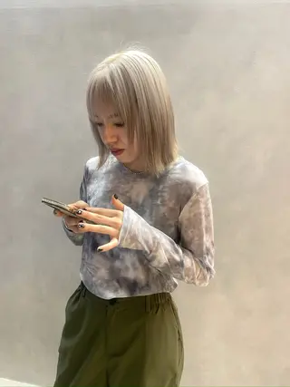 ショート カラー ヘアアレンジ hollo所属・サワイ サラのヘアスタイル