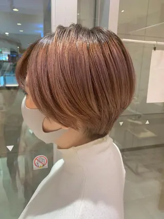 ショート カラー 下川 由貴のヘアスタイル