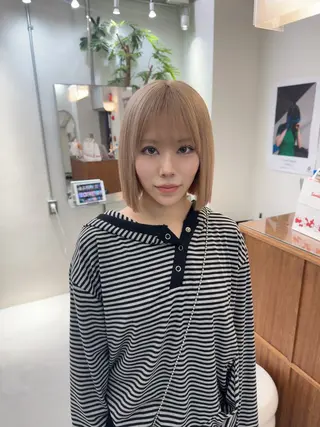 ショート カラー MIES amane(アマネ)のヘアスタイル