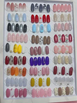 ネイル Fairyフェアリーネイルサロン所属・Nail Hibi サロンのネイルデザイン