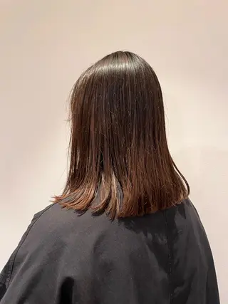 ミディアム HOM所属・HOM chisaのヘアスタイル
