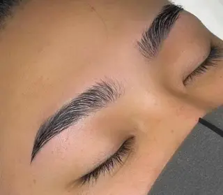 メンズ アイブロウ Alii所属・Alii はるきの眉毛・アイブロウイメージ