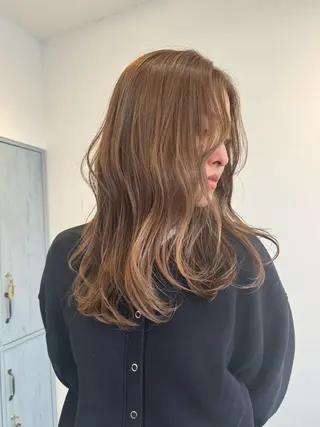 セミロング カラー hono🐬カラー 特化/ハイトーンのヘアスタイル