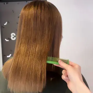 セミロング Ren. 🦋デザインカラーのヘアスタイル