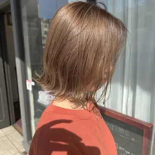 ミディアム 峯 志帆のヘアスタイル