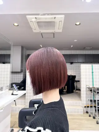 カラー ベージュ／ブラウン/ ナチュラルレイヤーのヘアスタイル