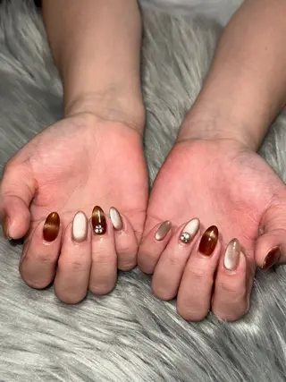 ネイル Momoka 🍑🎀のネイルデザイン