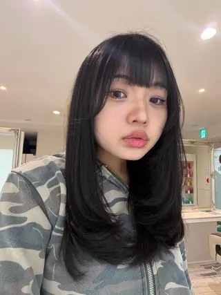 セミロング 朴 鈴香のヘアスタイル