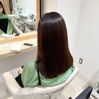セミロング カイ モエのヘアスタイル
