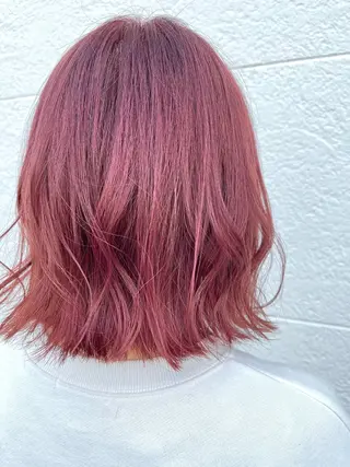 セミロング 新宅 綾乃のヘアスタイル