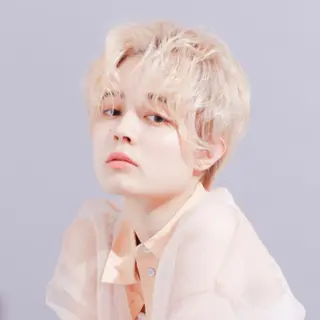 ショート ブリーチなしダブル/ レイヤーカット 小棹のヘアスタイル