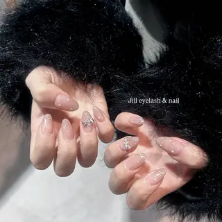 ネイル ami 𝜗𝜚˚⋆のネイルデザイン