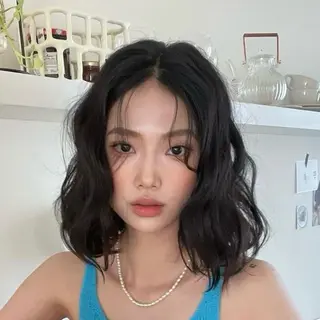 ミディアム R 横浜【アール】所属・ハイトーン/韓国 ヘア　momo˚✧₊のヘアスタイル