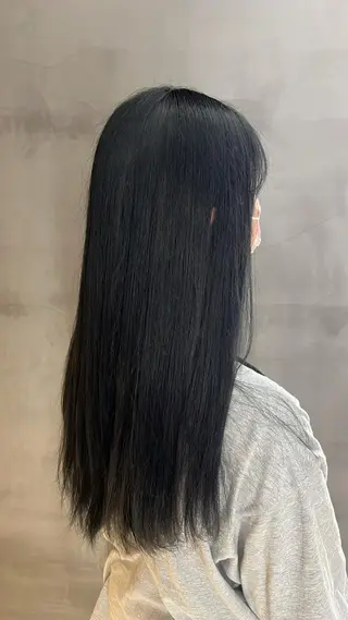 ロング カラー 伊佐治 夕芽のヘアスタイル