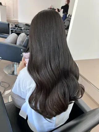 ロング 髪質改善と艶カラー 💎坂田 裕紀のヘアスタイル