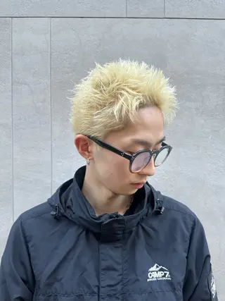 カラー メンズ タイトボブ個性派カラ ーAKANEのヘアスタイル