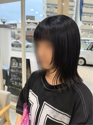 ミディアム 島 歩那のヘアスタイル