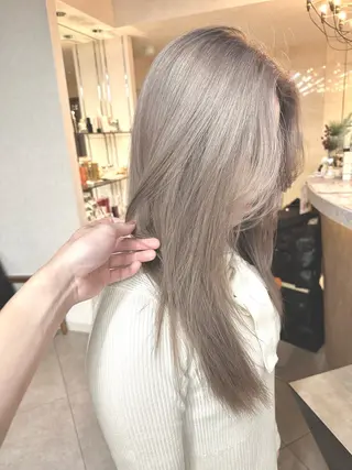 ロング カラー ウルフとハイトーン みっちー✂️のヘアスタイル