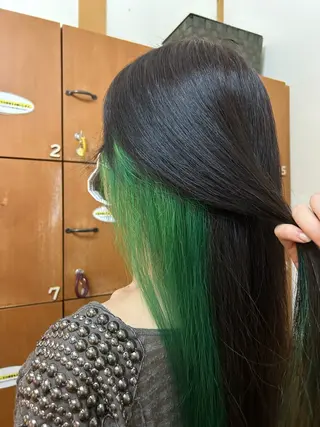 ロング カラー 三輪 南月のヘアスタイル