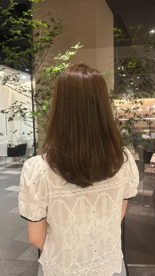 セミロング カラー3000円🦋 鈴木思音のヘアスタイル