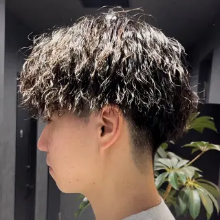 ショート カラー パーマ メンズ センターパート マスターかずまのヘアスタイル