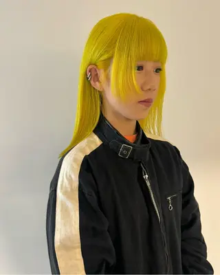 ミディアム カラー RAIMA ハイトーン/レイヤーのヘアスタイル