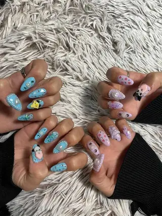 ミディアム ネイル ✴︎ Delightのネイルデザイン