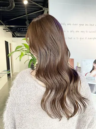 ミディアム K!ng所属・レイヤーカット/ 髪質改善/ハイライトのヘアスタイル