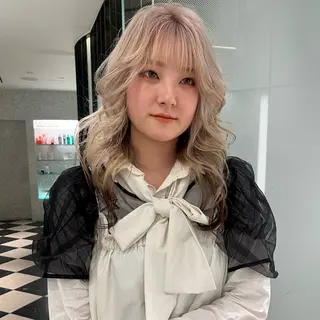 ロング カラー anna 韓国レイヤ ー/ ハッシュカットのヘアスタイル