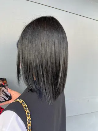 カラー 下山 萌華のヘアスタイル