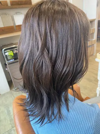 セミロング 大島 瑞穂　ビズヘアーのマツエク・マツパデザイン