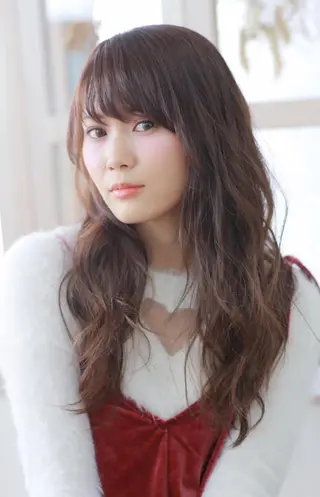 ロング カラー パーマ ヘアアレンジ 推し活専用 【派手髪】飯野ゆかりのヘアスタイル