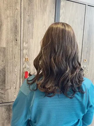 セミロング カラー COCOA Glow所属・🤍みう‎🤍￥ 3,300 〜のヘアスタイル