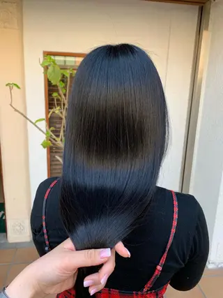 ロング カラー putri 川邉 優花のヘアスタイル