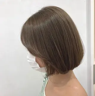 ショート カラー ぱつっとボブ/ 小野あかねのヘアスタイル