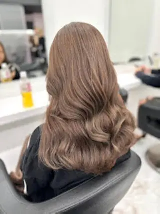 カラー 🪞THEATER 表参道店🩰のヘアスタイル