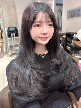 ロング カラー パーマ ヘアアレンジ レイヤーカット ✨️進藤ひかりのヘアスタイル