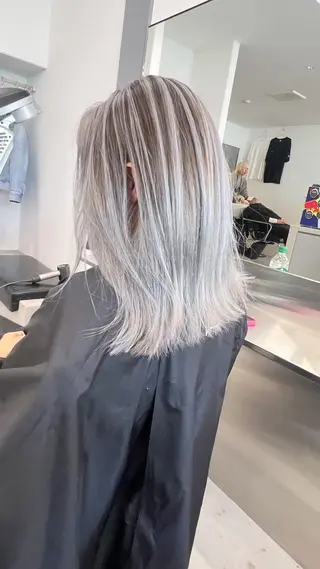 カラー セミロング LIT. フリー予約のヘアスタイル