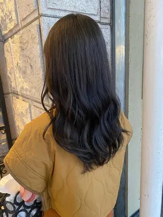 ロング カラー 藤原 侑香のヘアスタイル