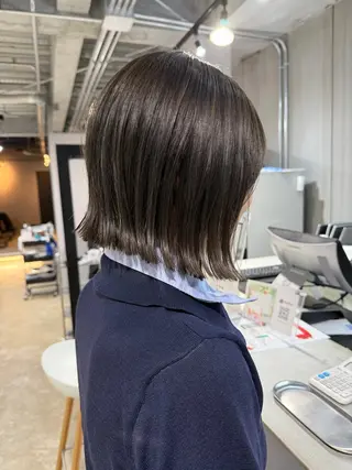 ショート カラー ヨシオカ マオのヘアスタイル