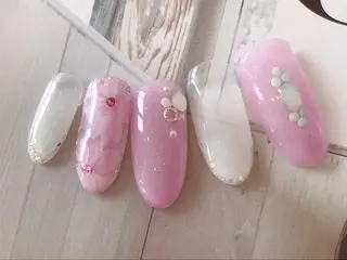 ミディアム ネイル ネイル ティアラのネイルデザイン