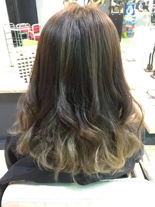 セミロング カラー 💘カラー人気Ｎｏ. １💘SAYAのヘアスタイル