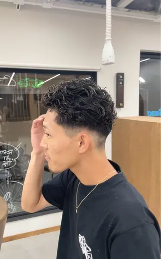 パーマ メンズ 慎太朗/パーマ/ボブ /センターパートのヘアスタイル