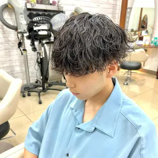 ショート パーマ メンズ 岡田大志🇰🇷 中/韓メンズヘアのヘアスタイル
