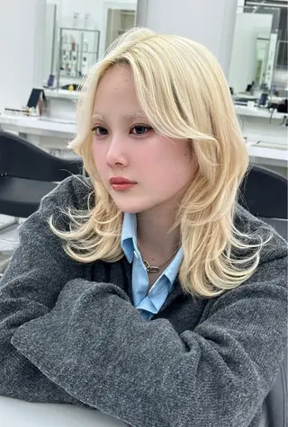 ロング カラー ヘアアレンジ 艶カラー/ハイトーン /レイヤーカットのヘアスタイル