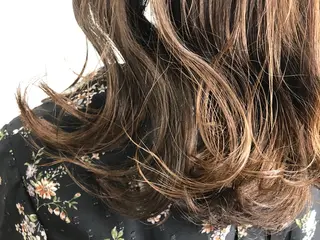 セミロング 髪質改善ayame 横山諒のヘアスタイル