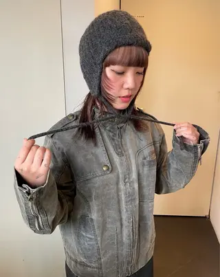 ミディアム カラー MIU/ルーツカラー 顔まわりレイヤーのヘアスタイル