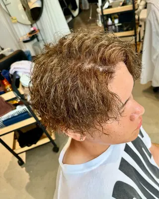ショート カラー パーマ メンズ APREKO RIKUのヘアスタイル