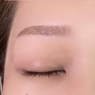 アイブロウ 岡田 莉奈の眉毛・アイブロウイメージ