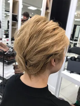 ミディアム ヘアアレンジ 【暖色カラー特化】 中山由梨のヘアスタイル